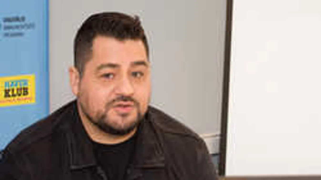 Caramel az öngyilkosságtól mentett meg egy fiatal énekest