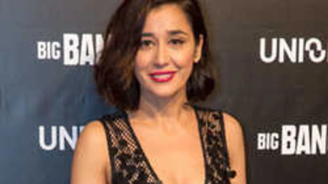 Anyaszült meztelenül hempereg Gryllus Dorka, most te is megnézheted