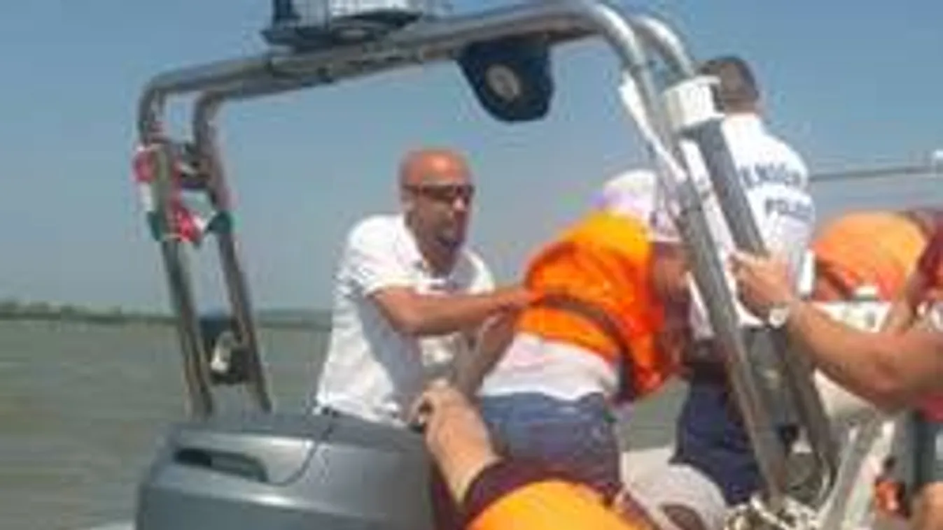 Többtucat embert kellett kimenteni a Velencei-tóból