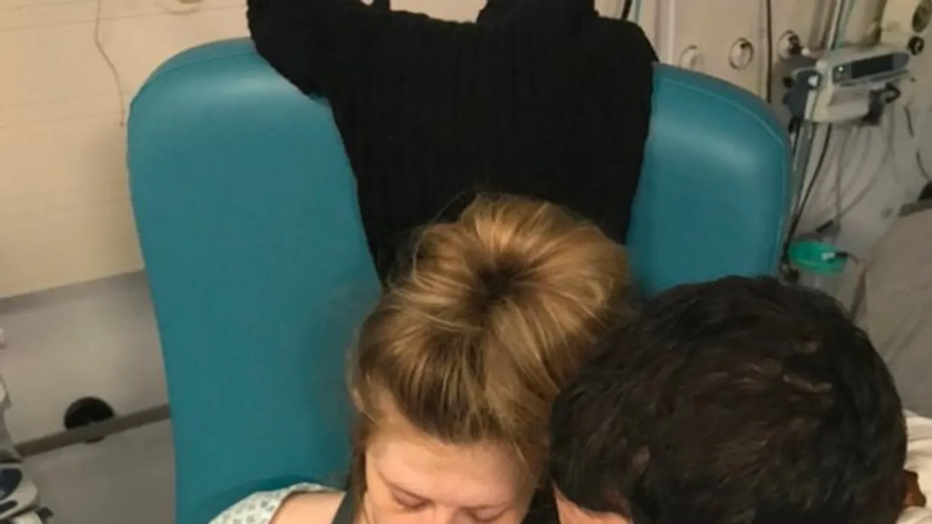 „Az volt az első alkalom, hogy valóban megfogtuk” – édesanyja karjaiban halt meg az újszülött