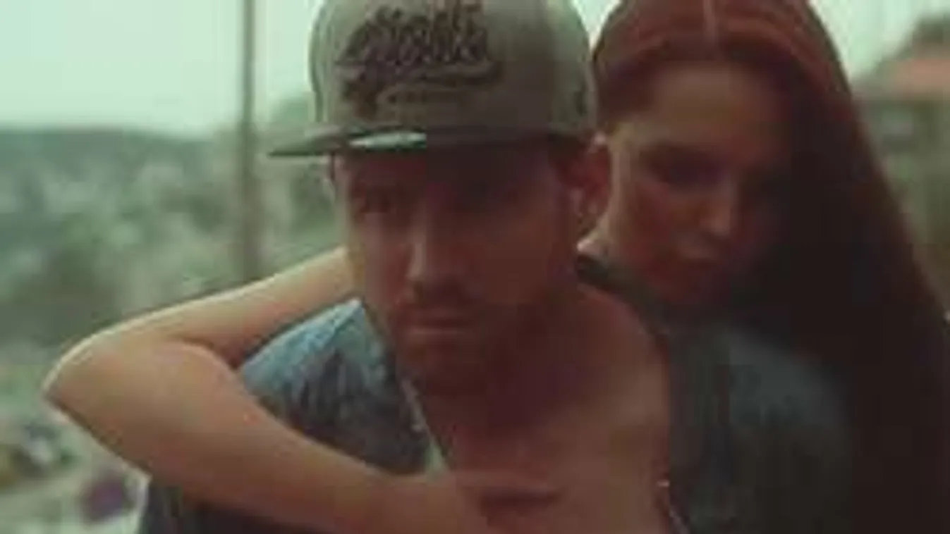 Szexre utazó párkeresőn támad Fluor! +18!