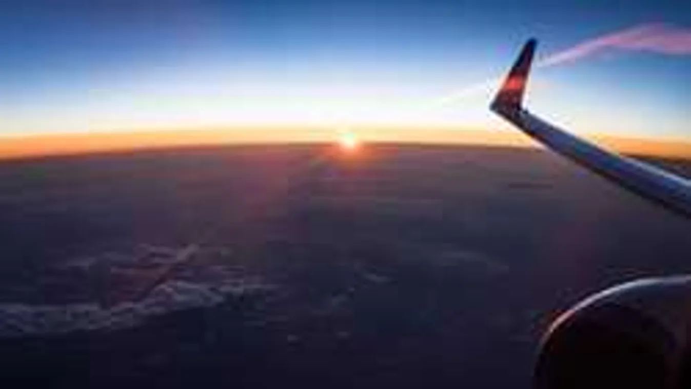 Elájultak az utasok, tomboló viharba keveredett a Ryanair gépe