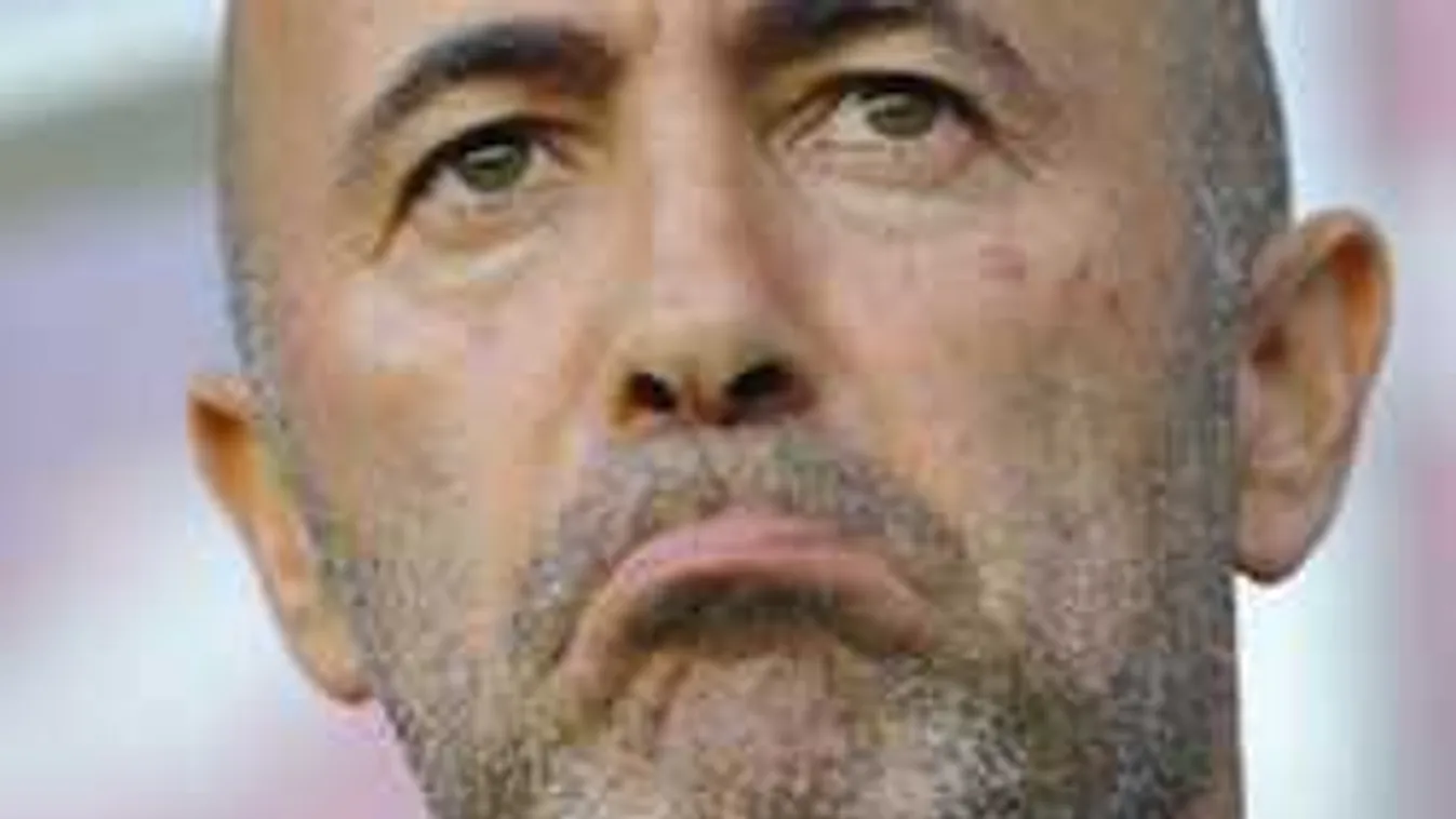 Zsoldos kutyák, portugál bohóc. Ez a debreceni foci?