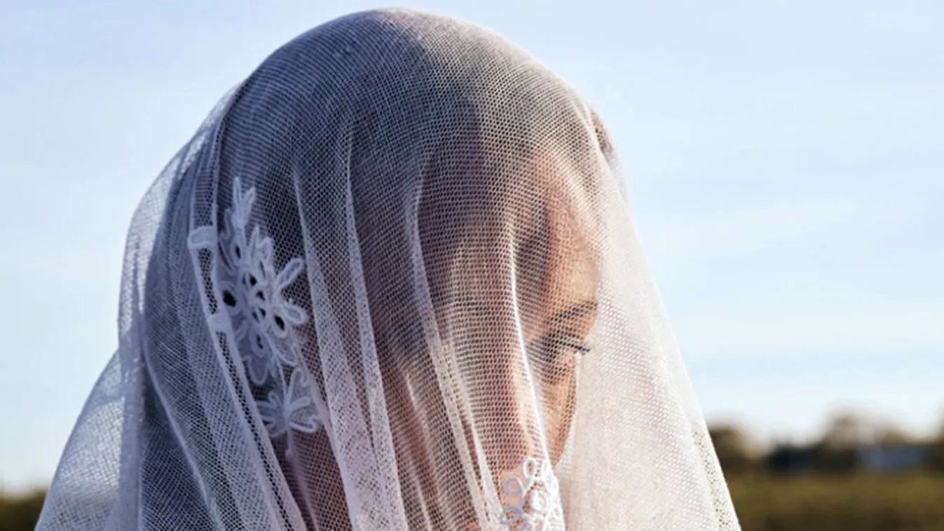 La mannequin Australienne Chantal Monaghan pose pour la campagne de robes de mariées de la marque LoveShackFancy ***EXCLUSIVE*** 