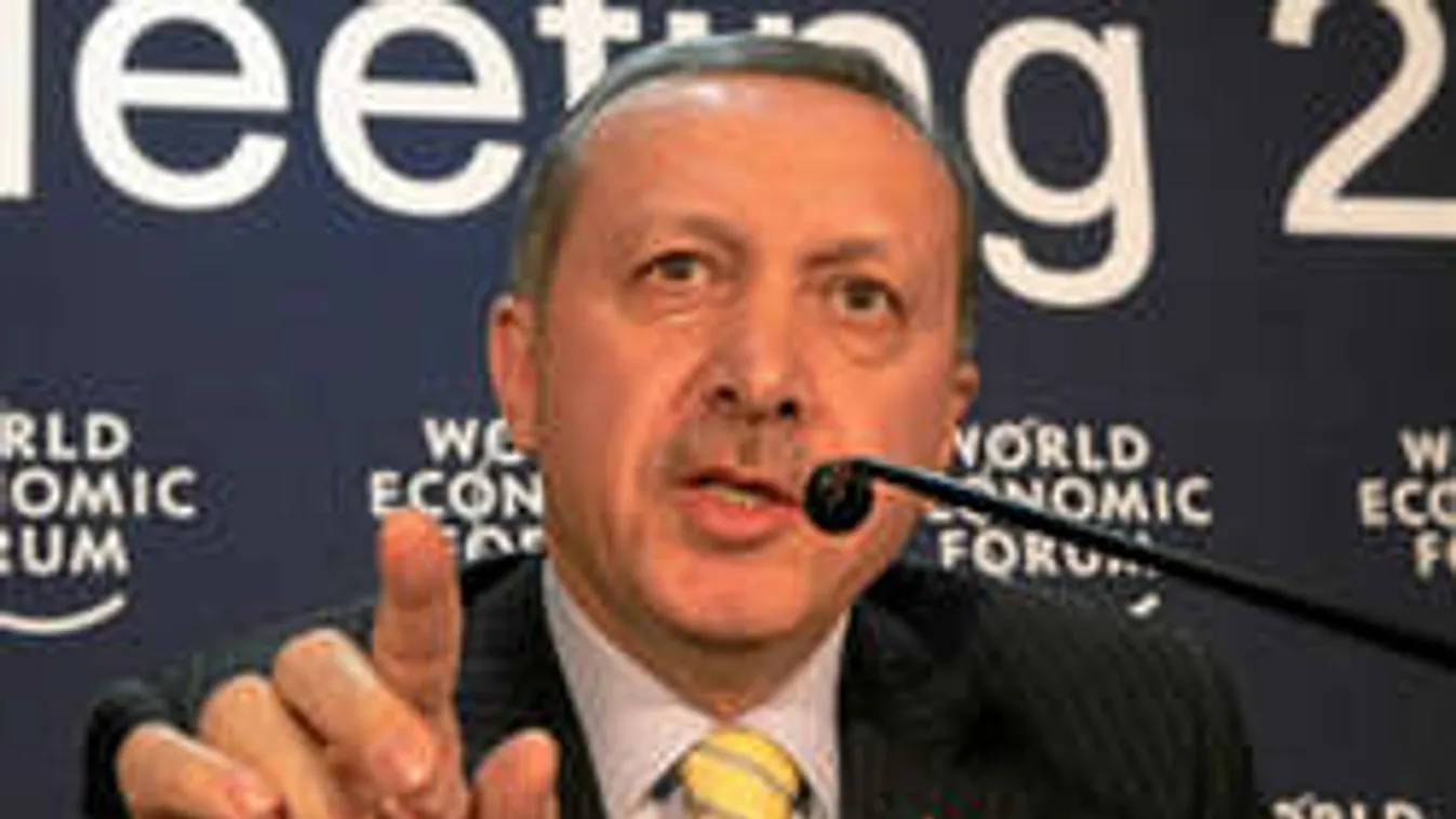 Ez komoly? Kispárnák alatt rejtegetett pénzekre pályázik a török elnök