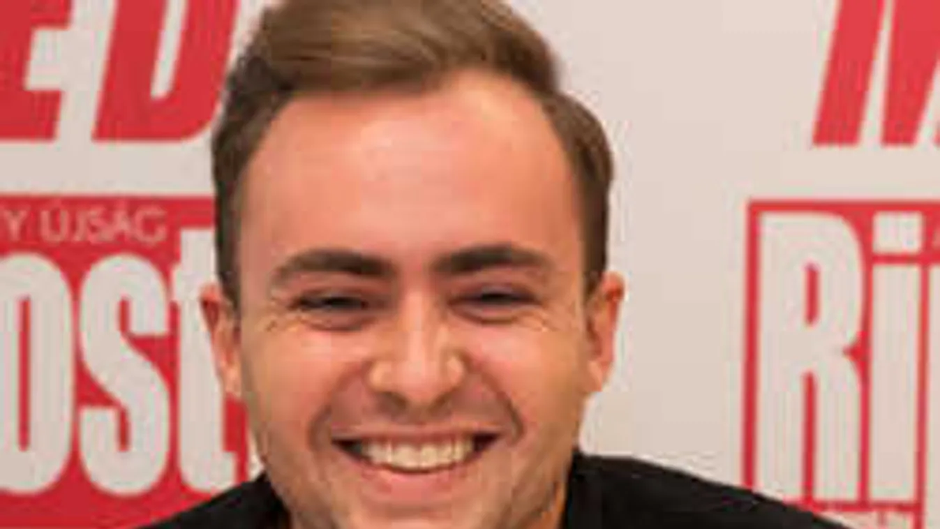 Korhatáros lesifotón a magyar énekes: barna szépség vette kezelésbe