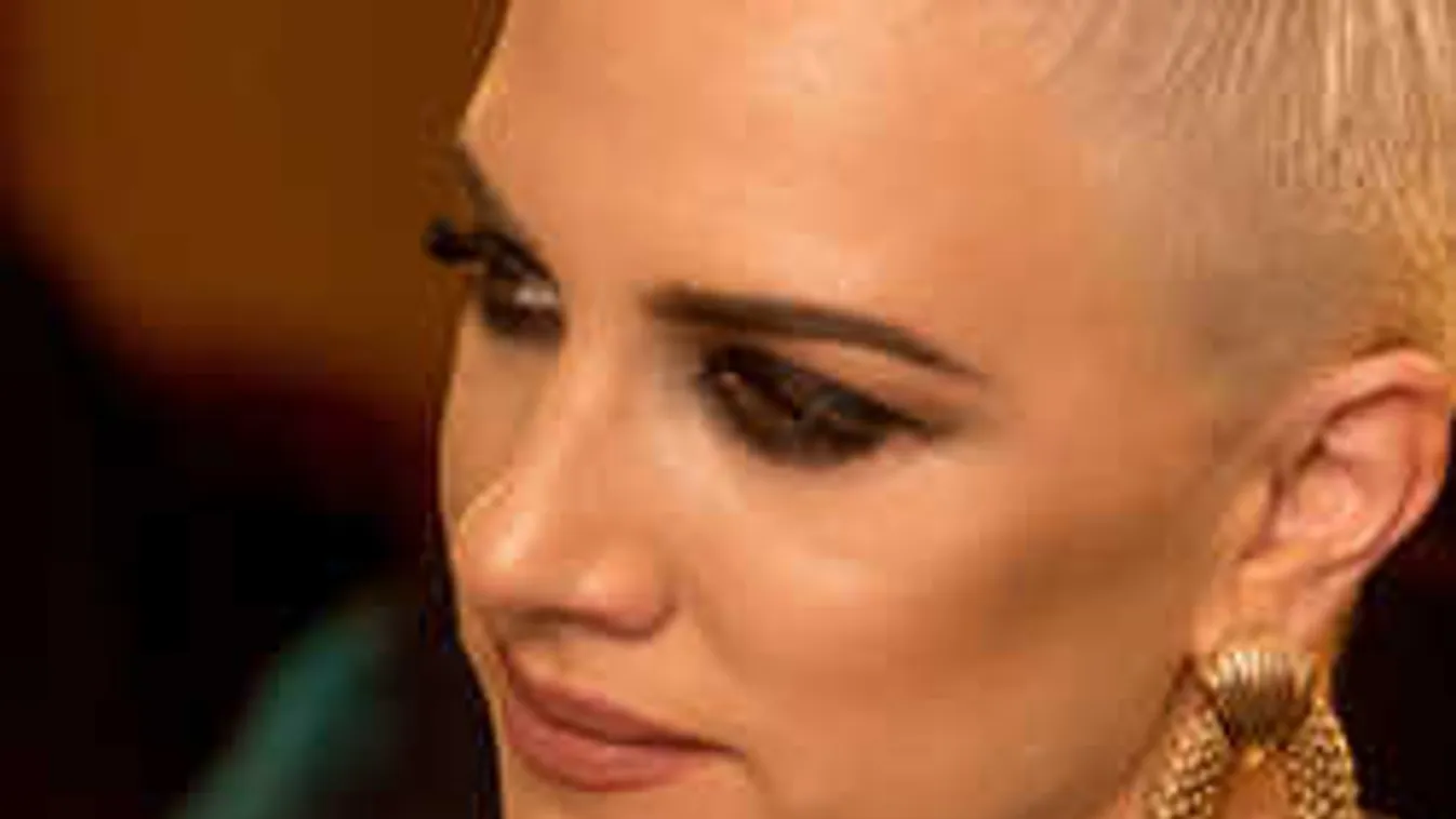 Megmutatta gömbölyödő pocakját Tóth Gabi