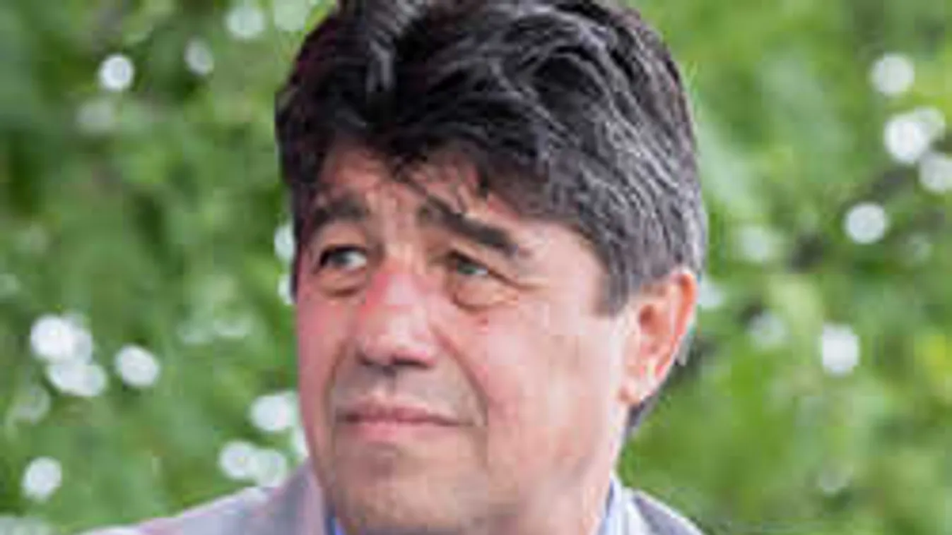 Nemcsák Károly kiborult az új Szomszédok-videón