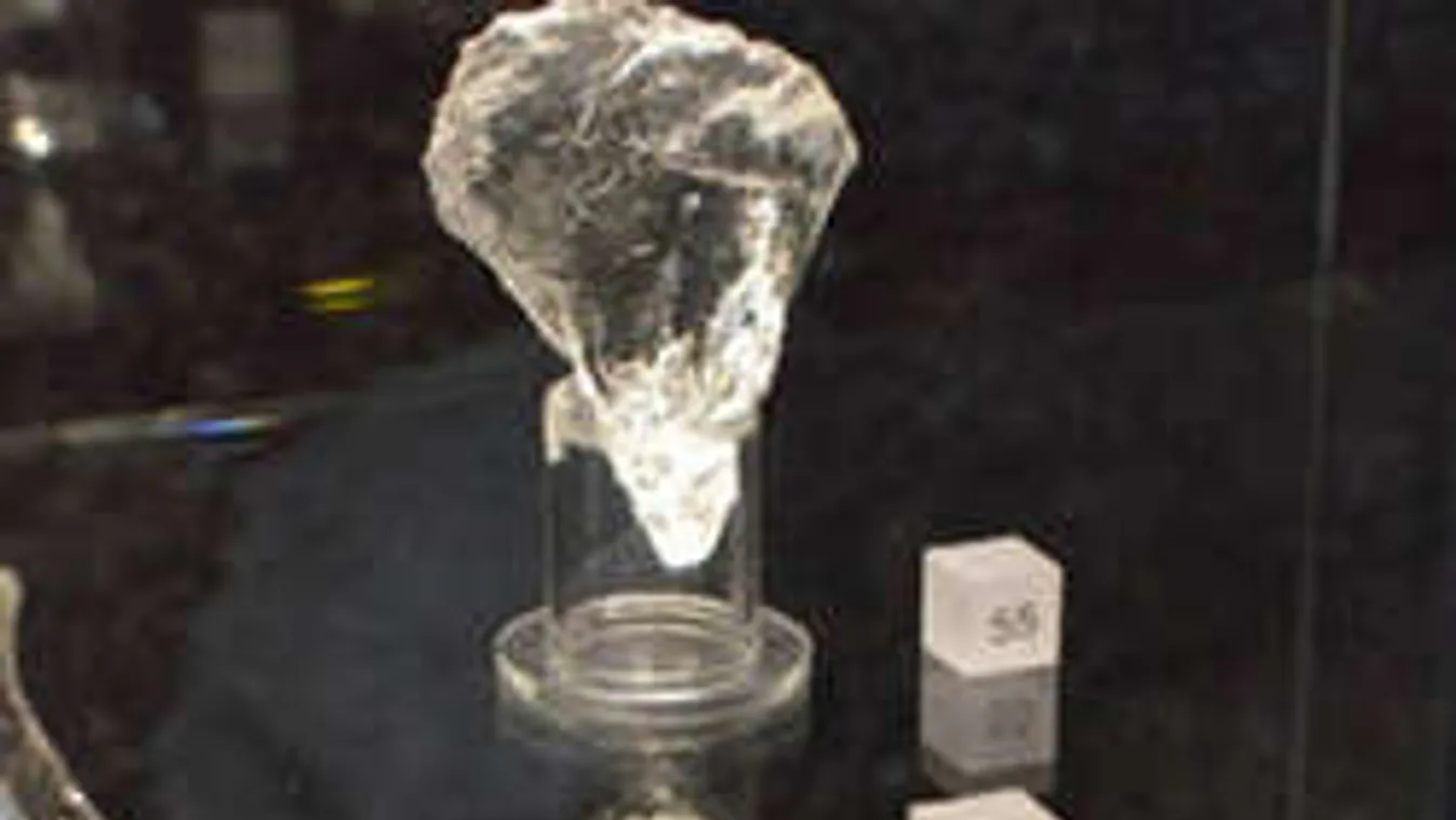 Szenzációs lelet: 4 ezer éves kristálybaltát találtak az Alpokban