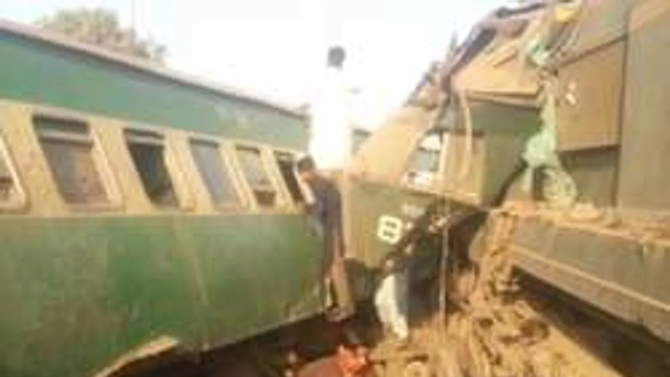 Brutális vonatbaleset: sokan a roncsok közé szorultak