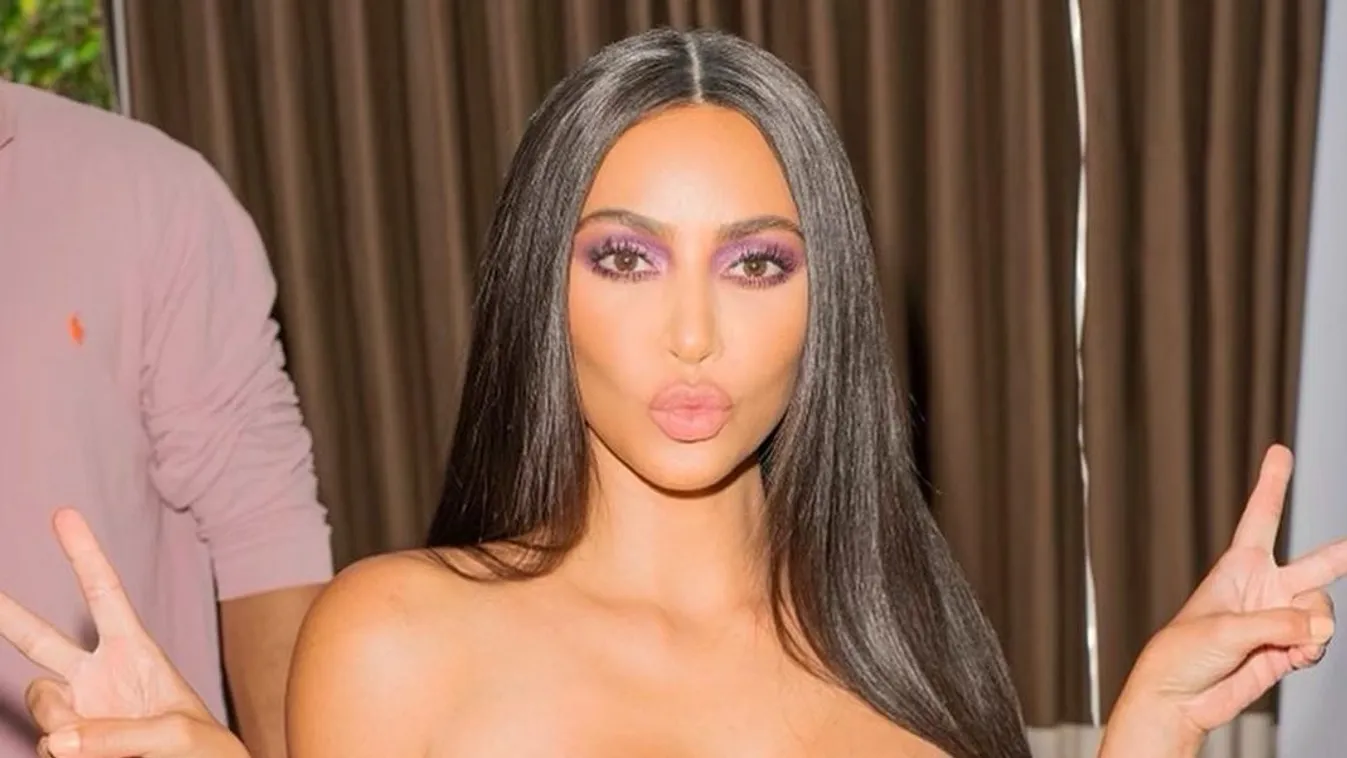 Kim Kardashian mikrotangája zsebkendőnek is kicsi lenne
