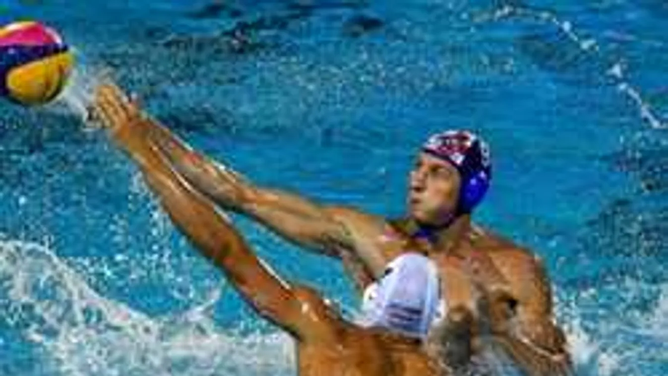 Súlyos betegség miatt vonulhat vissza a pólóválogatott sztárja