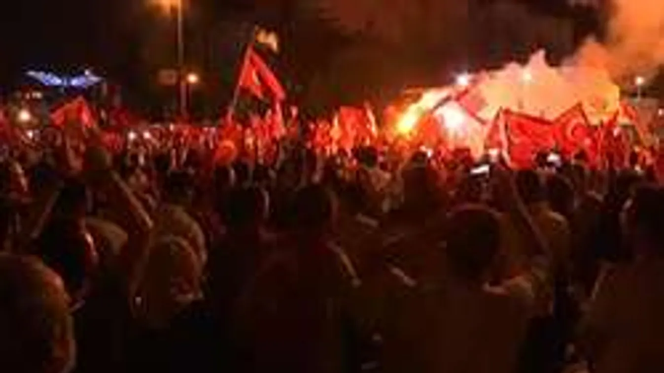 Mártírhalált haltak a testőreim! Embereit siratja a török elnök