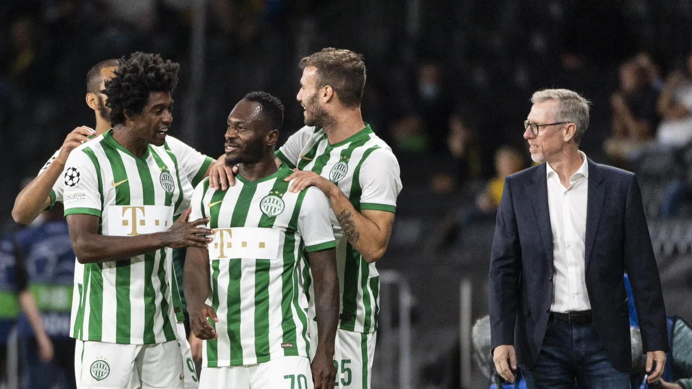 Stöger (jobbra) régi ismerősként köszöntheti az ellenfél trénerét