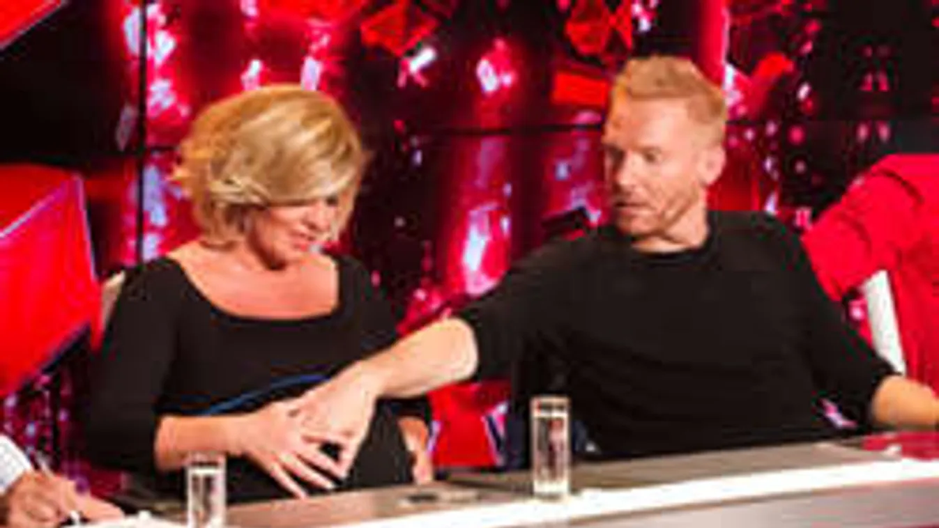 Hoppá: Élő adásban mozgott a baba Claudia pocakjában!