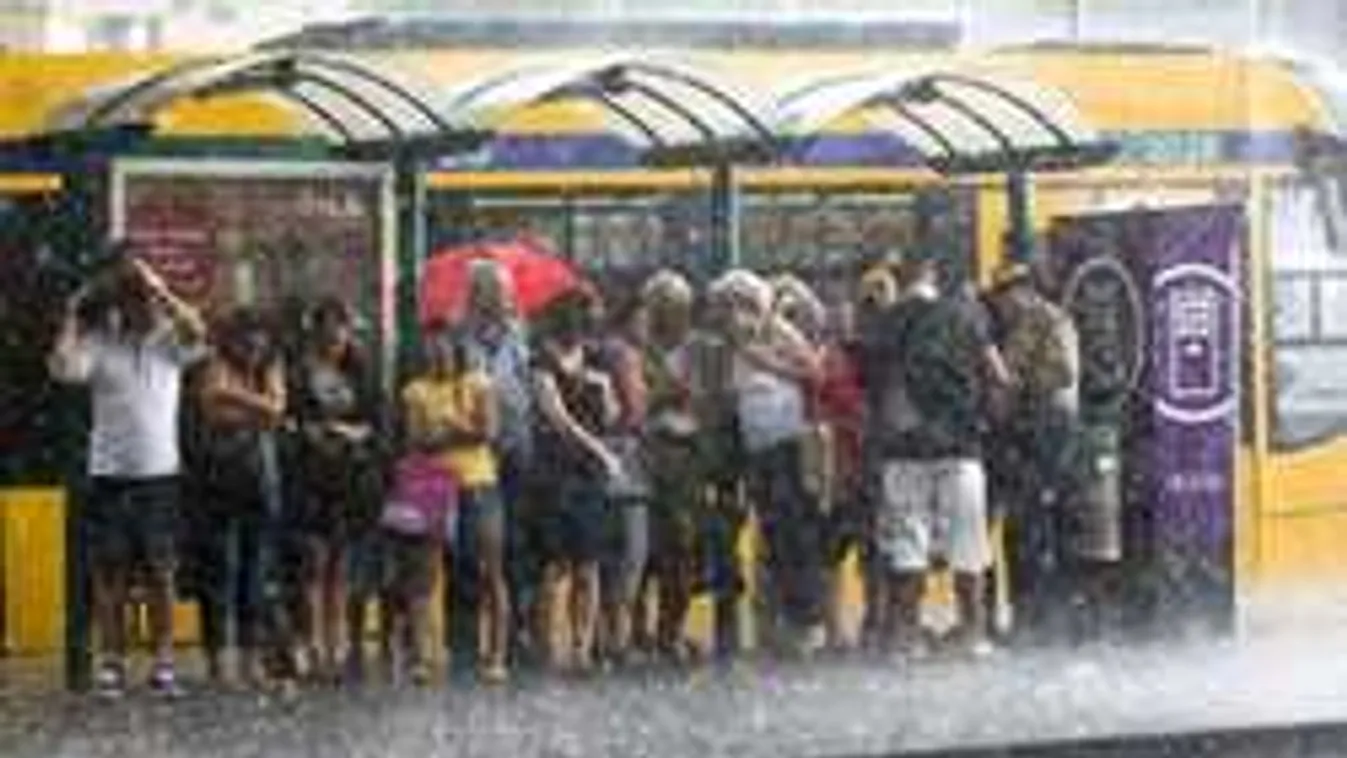 Ez már biztos: Iszonyú zápor és szélvihar tart Magyarország felé