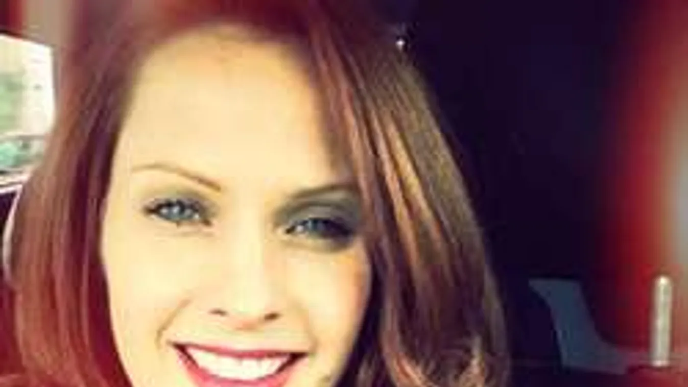 Falatnyi ruhában mutatta meg dögös testét Dobó Kata!