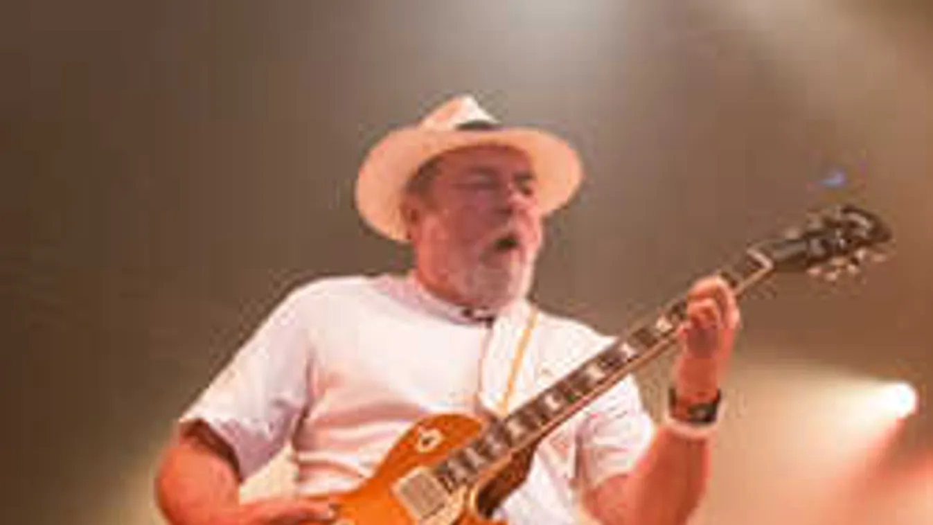 Félti a családját a rákbeteg magyar sztár