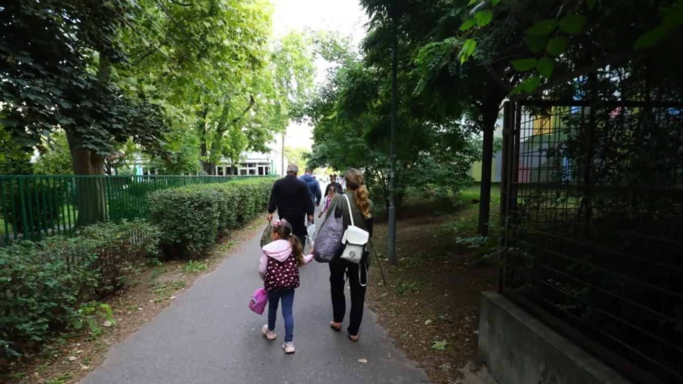 Itt van 5 tuti tipp az iskolakezdéshez: így segítsünk az iskolafóbiás gyermeknek