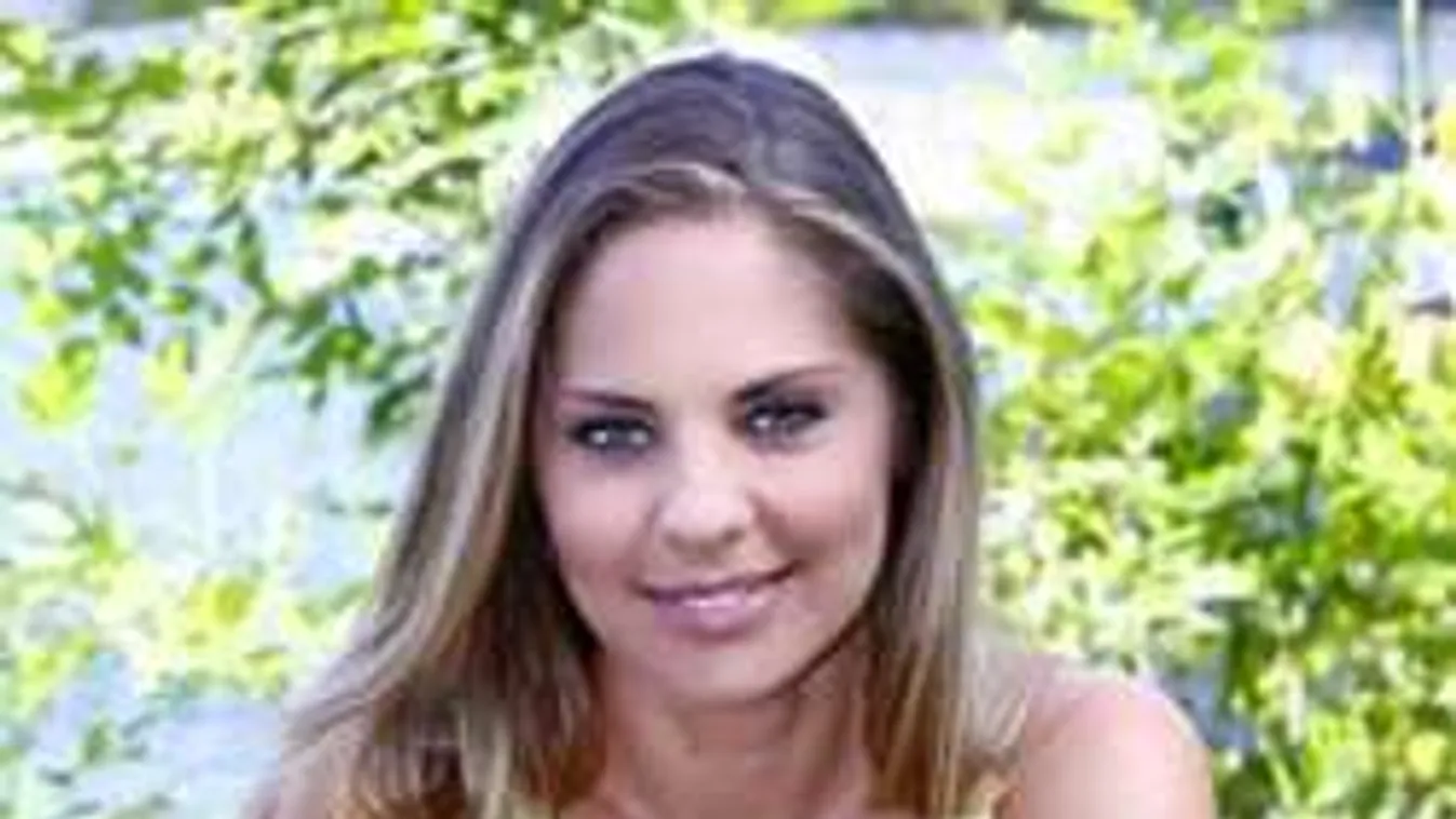 Előcsalogatta a hőség a magyar sztáranyuka hatalmas melleit!