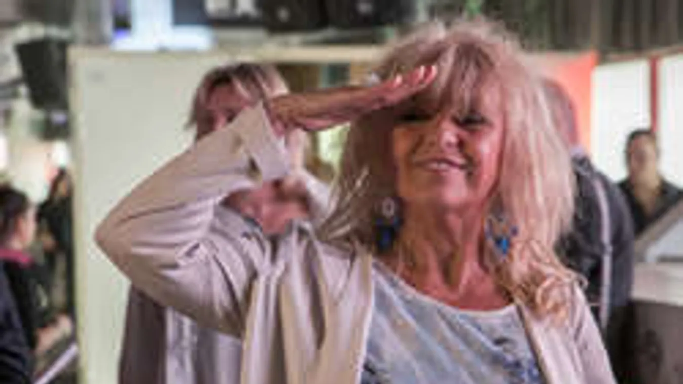 Kitálalt magánéletéről a szingli Csepregi Éva!