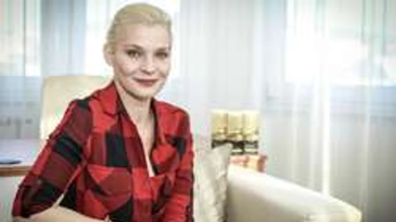 Hoppá: Ez a dögös műsorvezető lesz Lilu utódja!