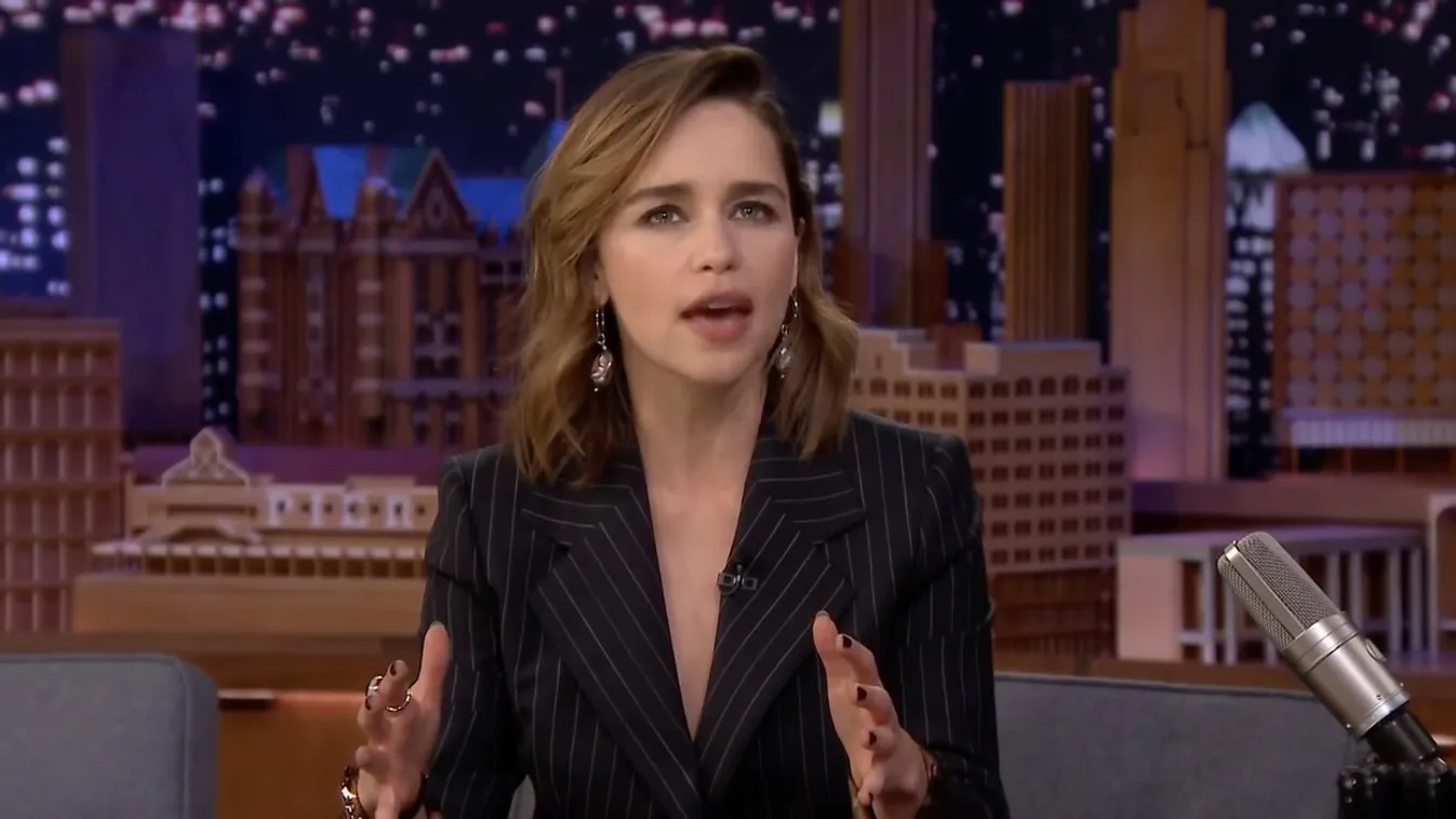 Game of Thrones beauty Emilia clears up Daenerys coffee-cup goof