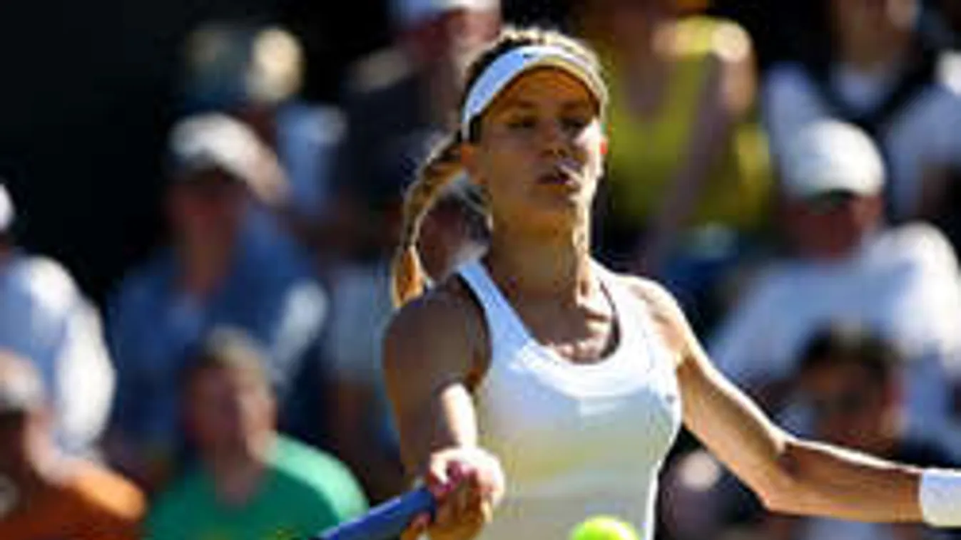 Tovább tombol a wimbledoni melltartófrász!