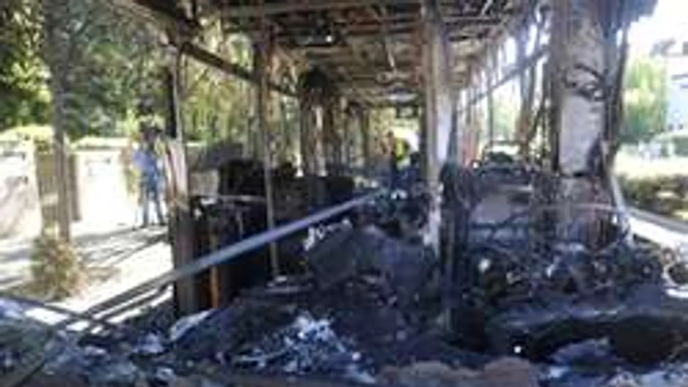 Több utas köszönheti az életét a kigyulladt BKV-busz hős sofőrjének