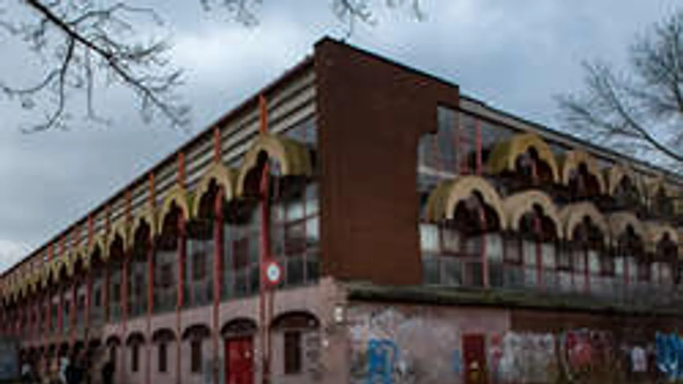 Viszlát PeCsa! Kezdődik a legendás ház bontása a Városligetben