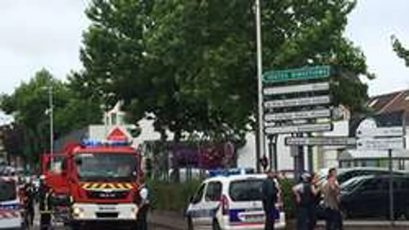 Friss: Lelőtték a francia templom fegyveres túszejtőit!