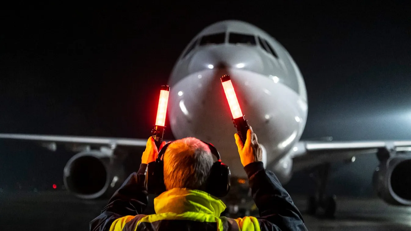 1,5 millió antigén tesztet hozott Pekingből a Külügyminisztérium gépe