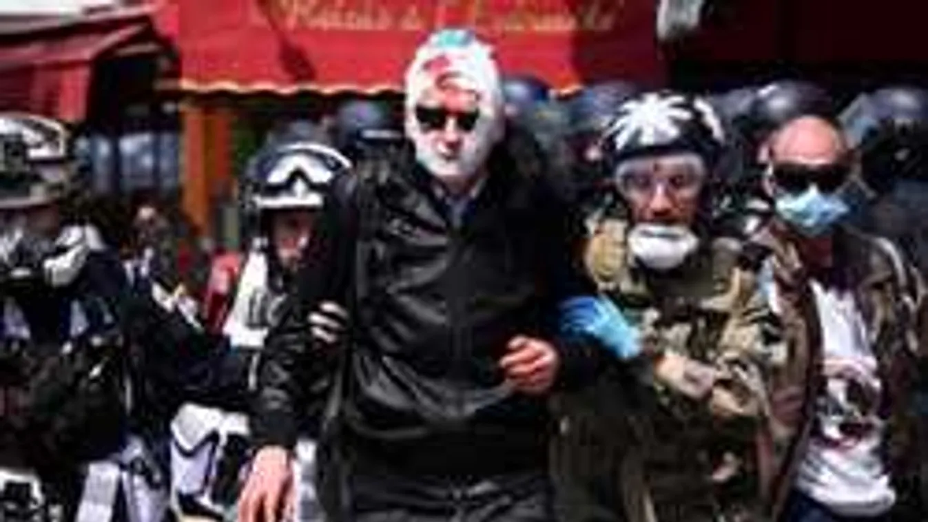 Lángok, könnygáz, letartóztatások: ez történt ma délután Párizsban