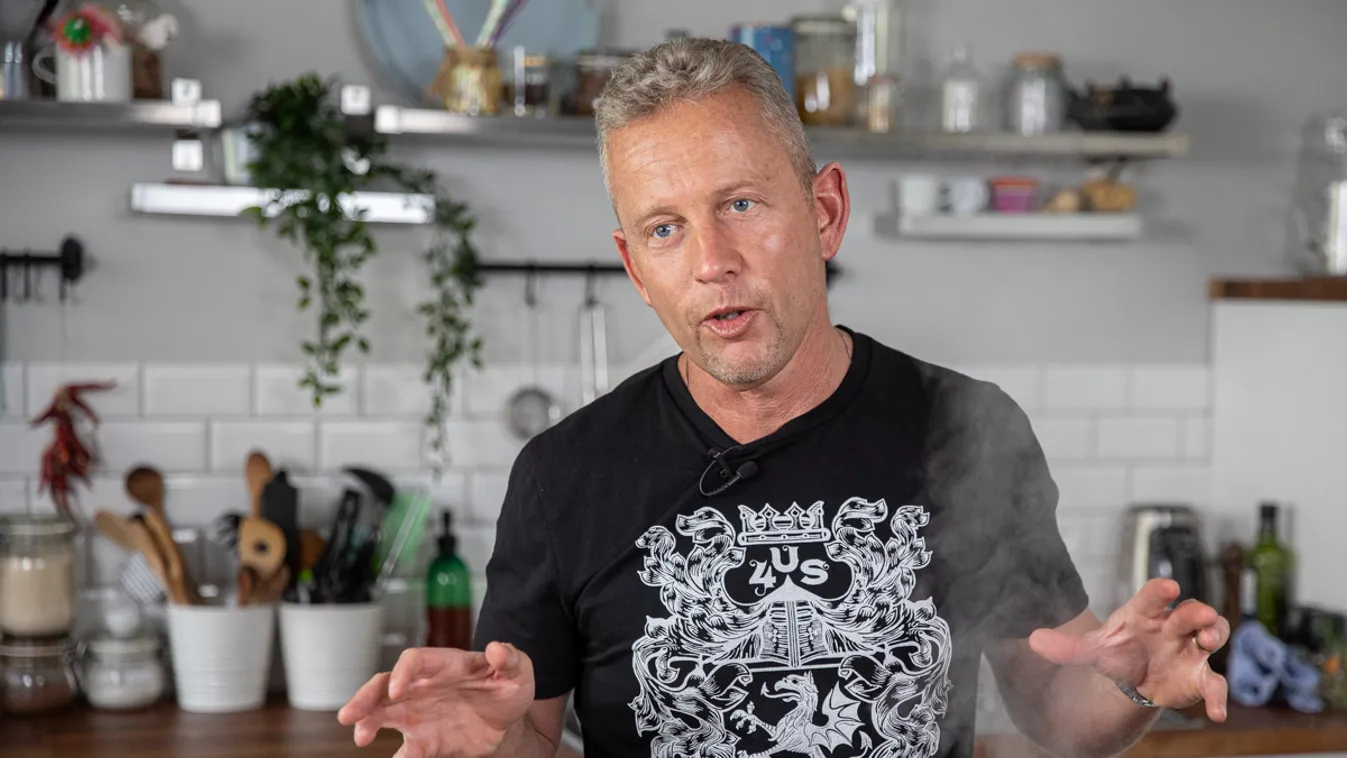 Schobert Norbi: „Mindaz, ami apaként kimaradt, nagyszülőként bepótolható”