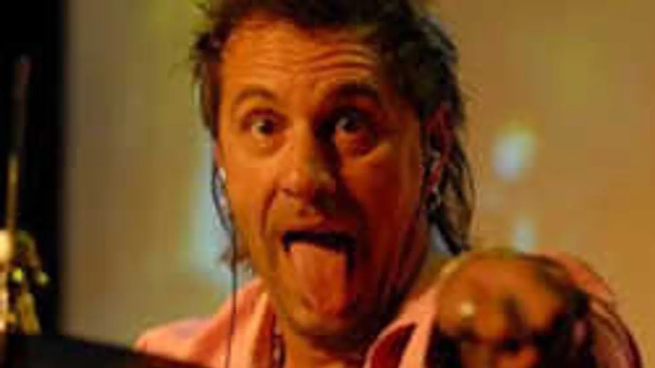 Piásan vezetett, elvették a jogsiját a magyar sztárzenekar énekesének