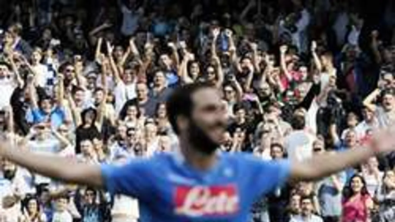 Egy egész város lázad a focista ellen: mémcunami!