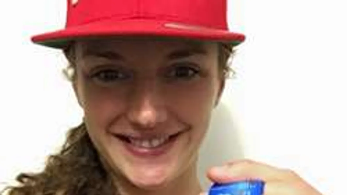 Hiába áll a bál, Hosszú aranyai megmaradtak