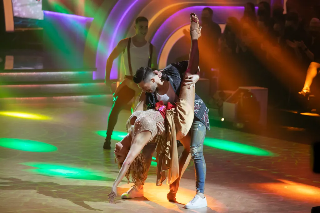 20201010_dancing_5724_MK_ripost