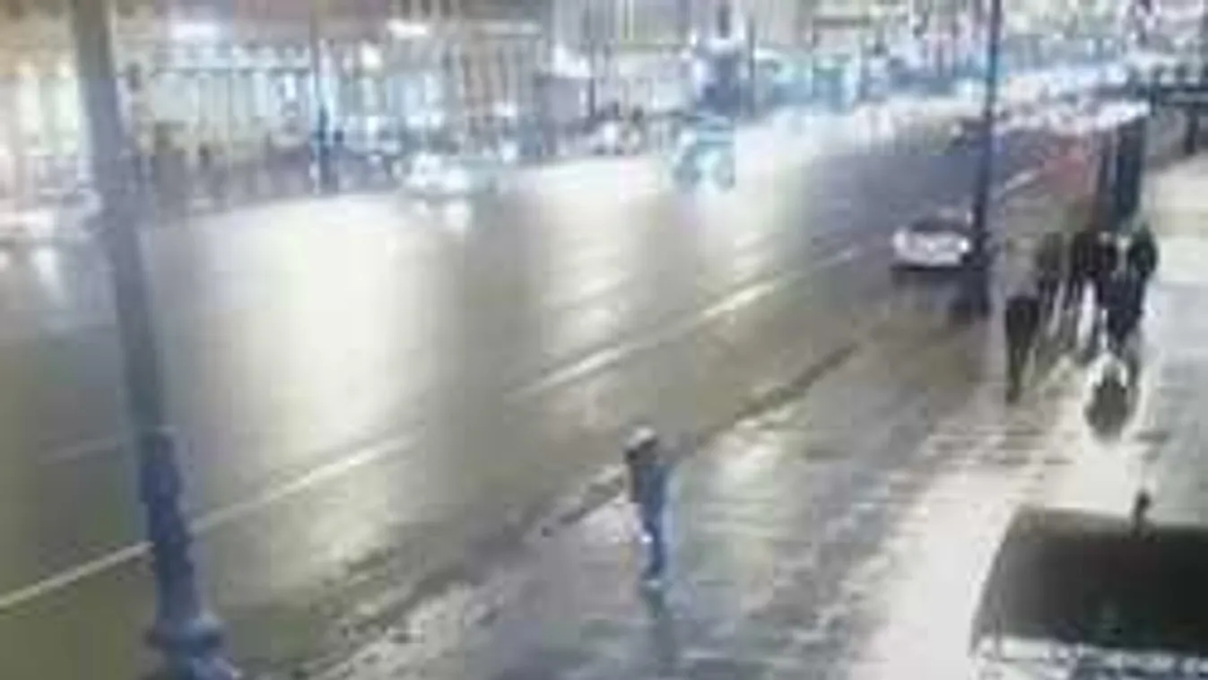 Gyalogosok közé hajtott egy BMW-s, többen meghaltak - videó