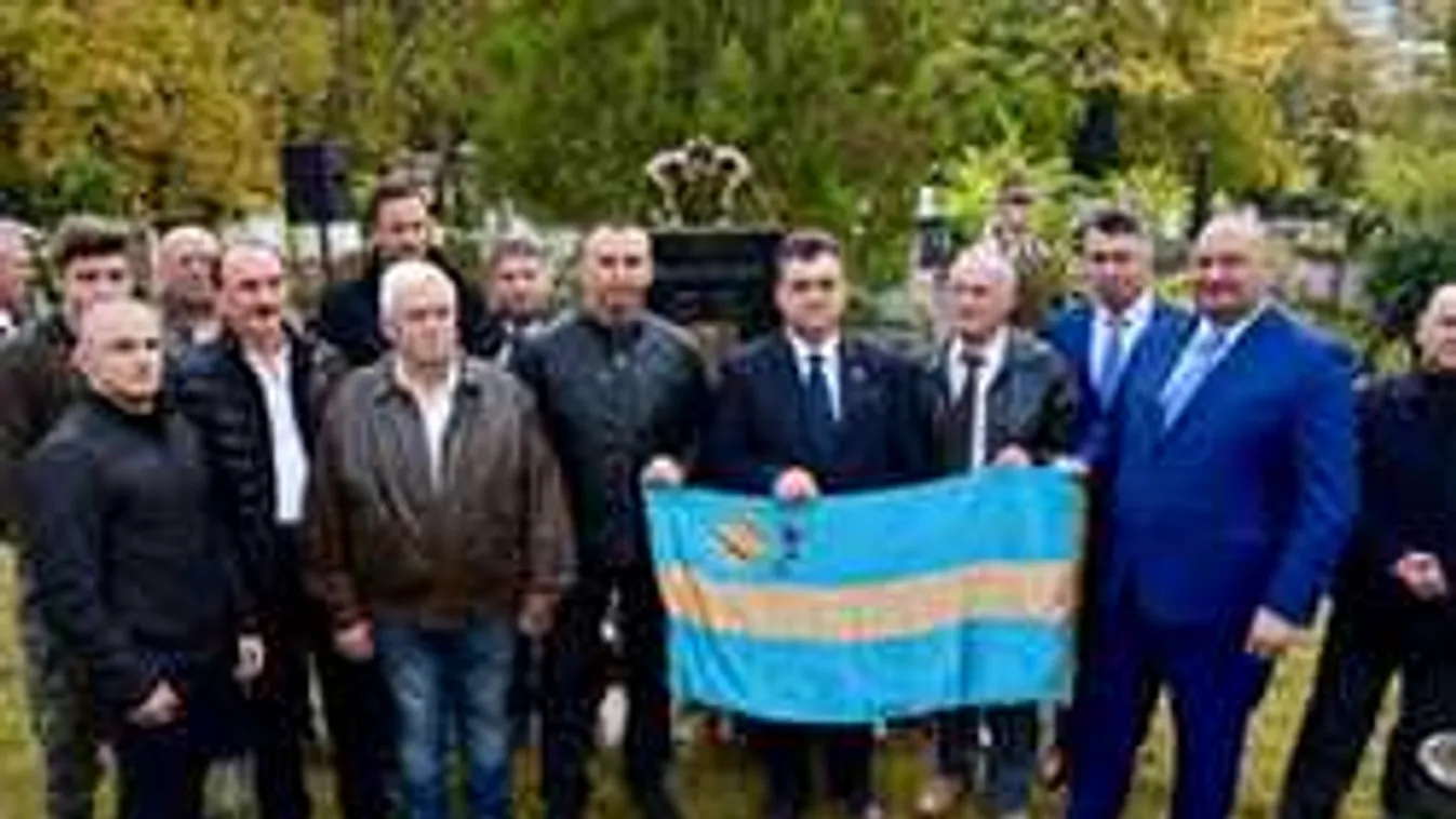 Németh Szilárd legendák sírkövét avatta fel