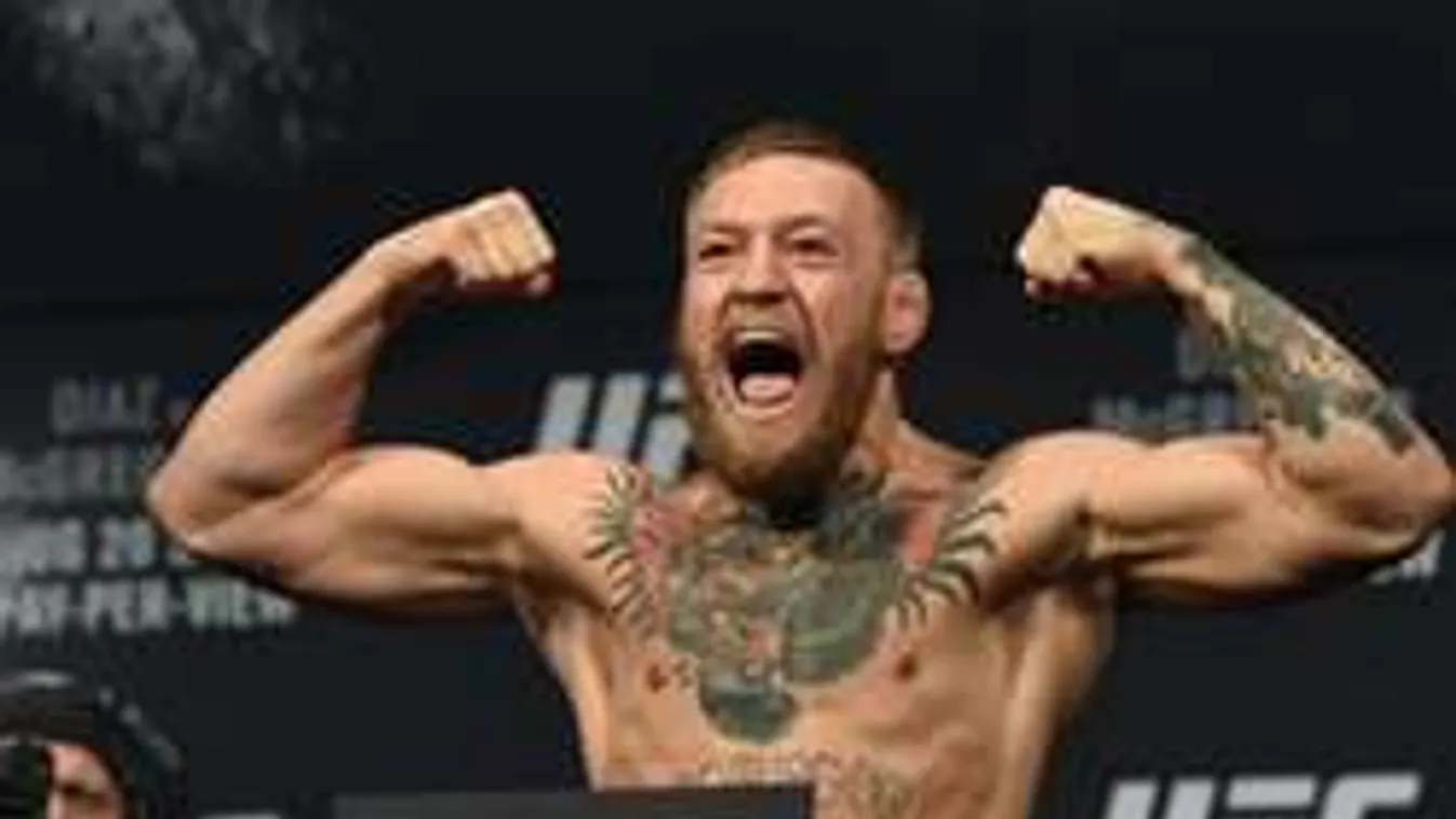 Miniatűr férfiasságát takarta a véres harcos