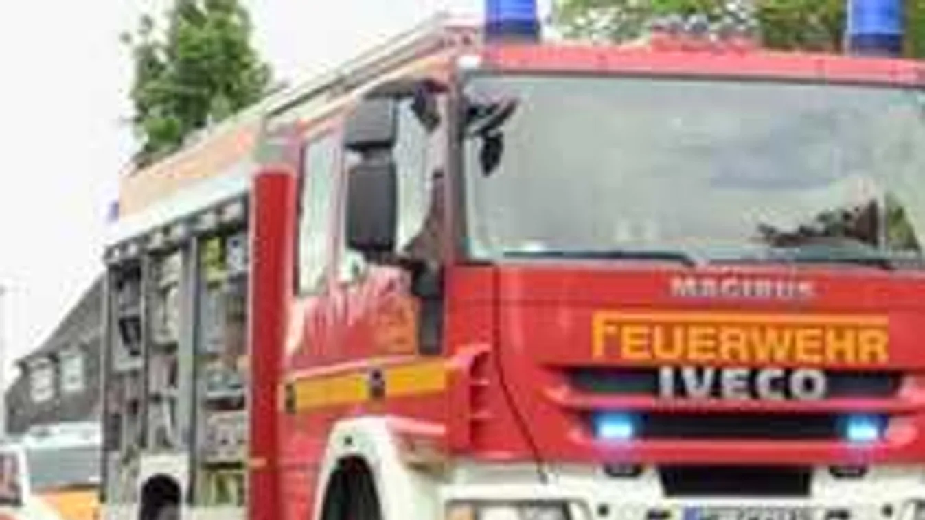 Ilyen van? Segítségnyújtás közben loptak el egy tűzoltóautót