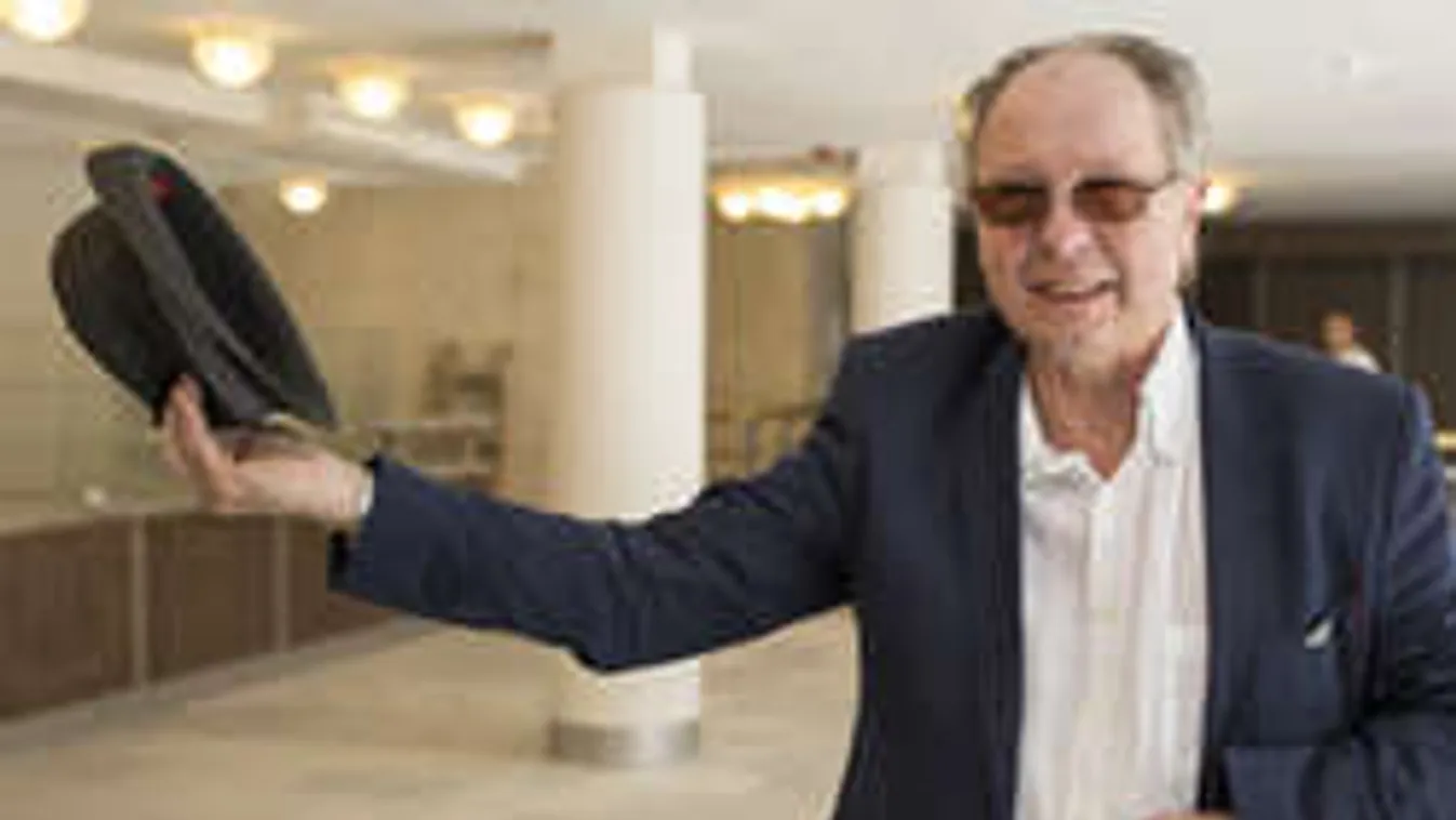 Életmentő műtétet hajtottak végre a magyar zenészen!