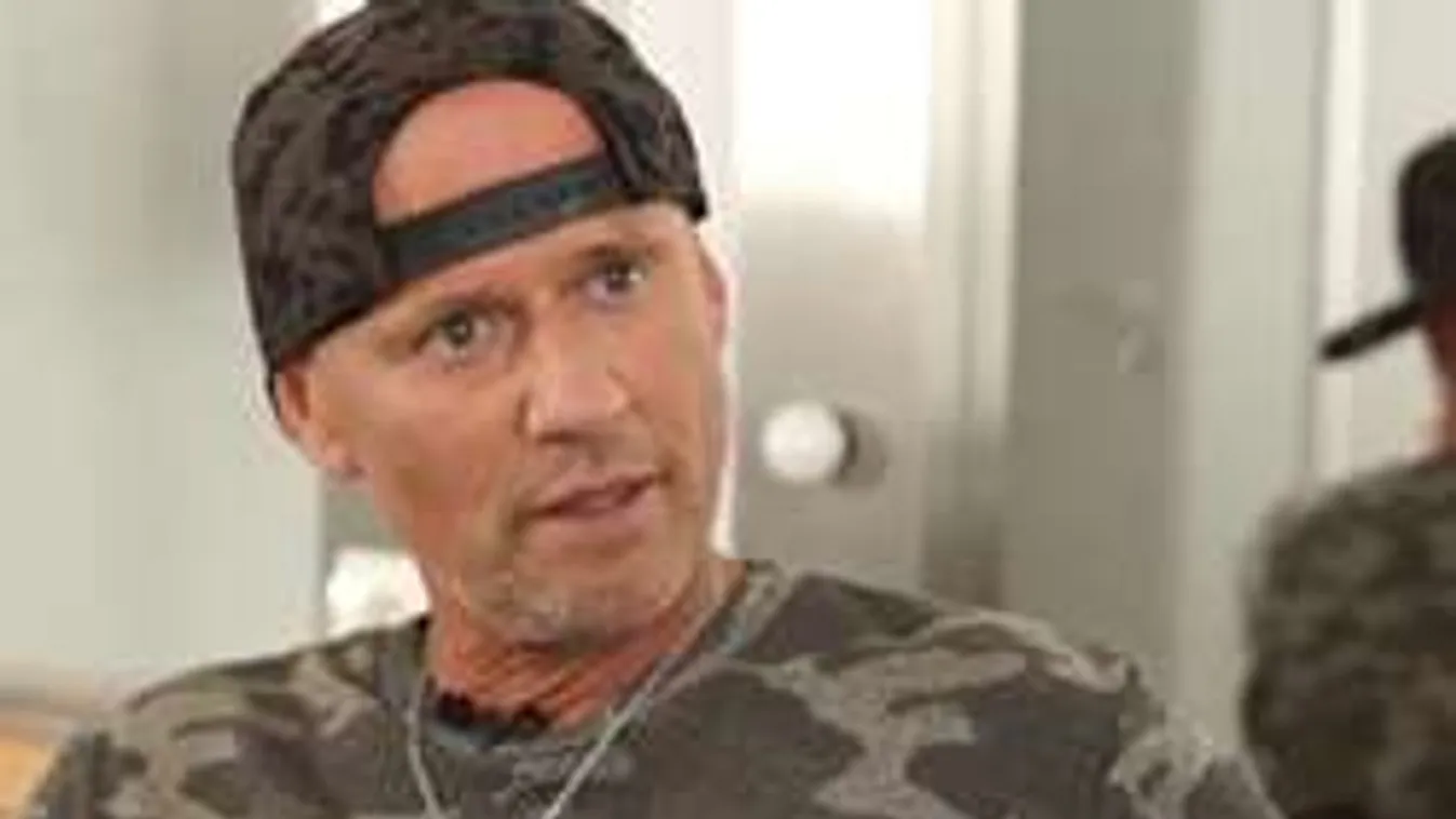 Kiki fejen áll a koncertek előtt!