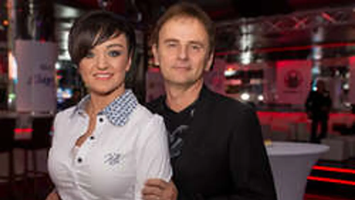 Huszonöt év után is szerelmes férje Szandiba