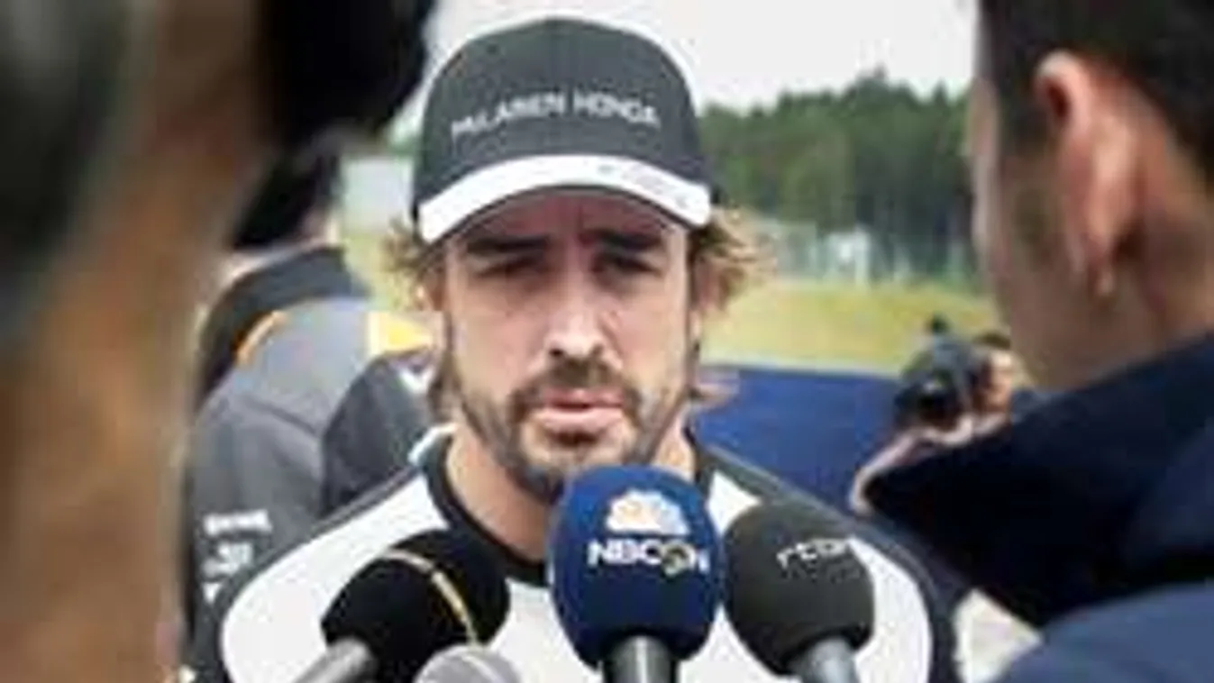 Szörnyű baleset! Alonso és Räikkönen ütköztek