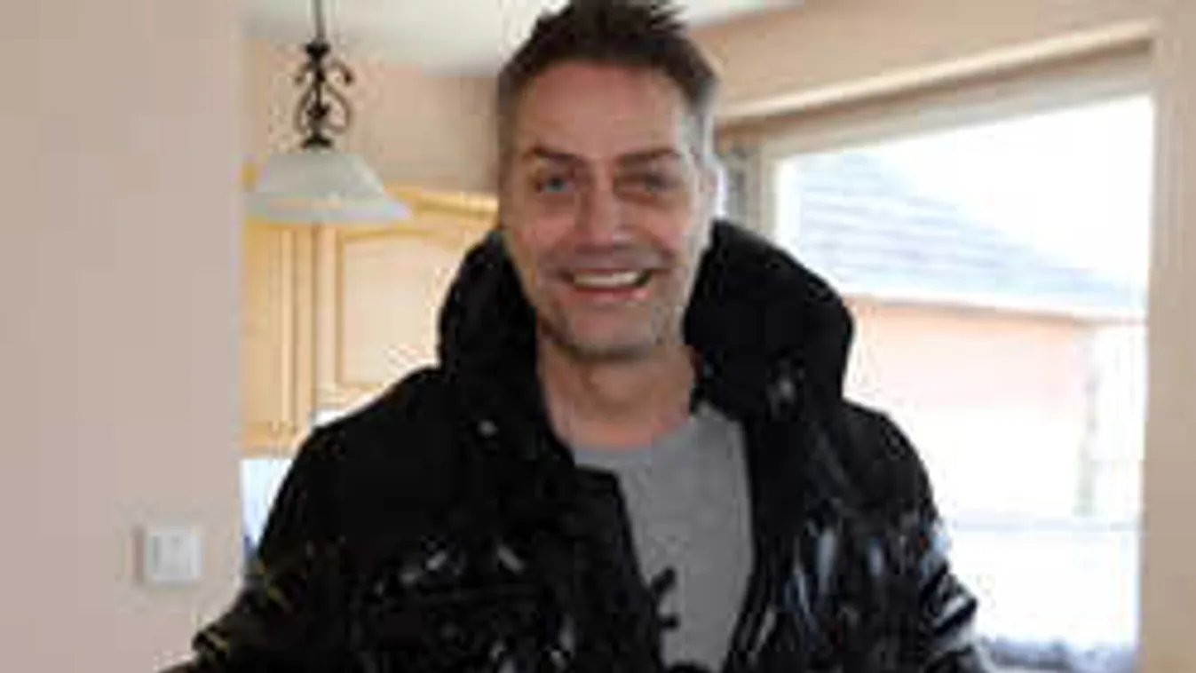 Nem hiszed el, kiknek segített Harsányi Levente