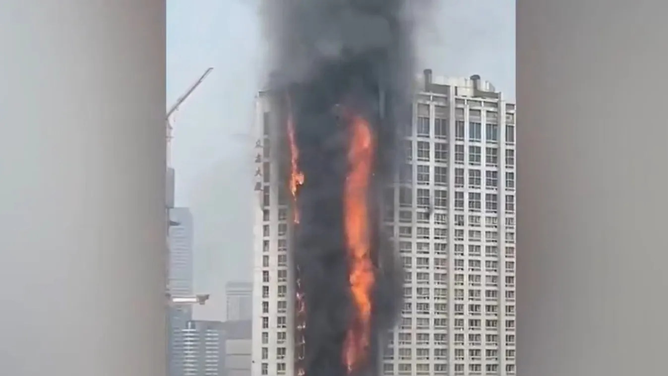 Az égő épületből videózta a pusztító tüzet, drámai képsorokat rögzített