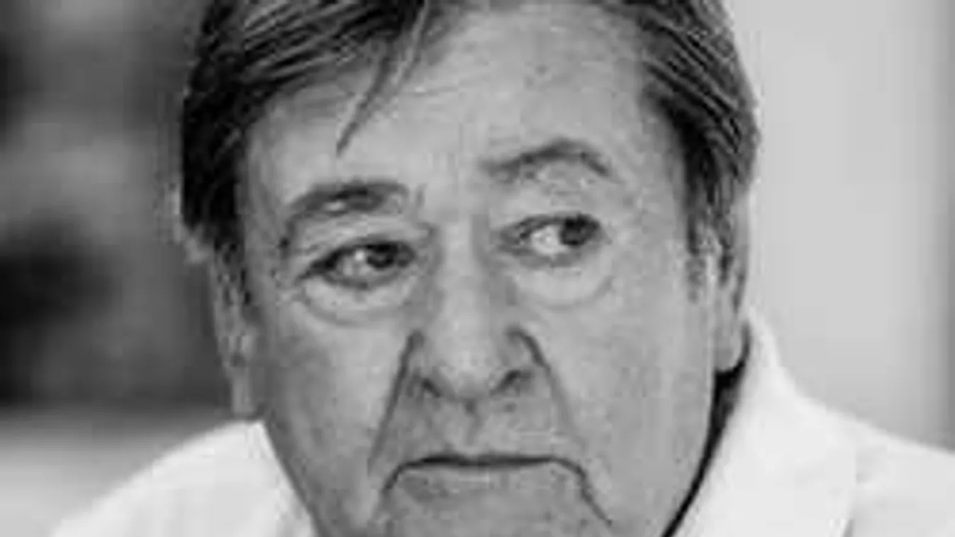 Így néz ki Koós János sírja a temetés után