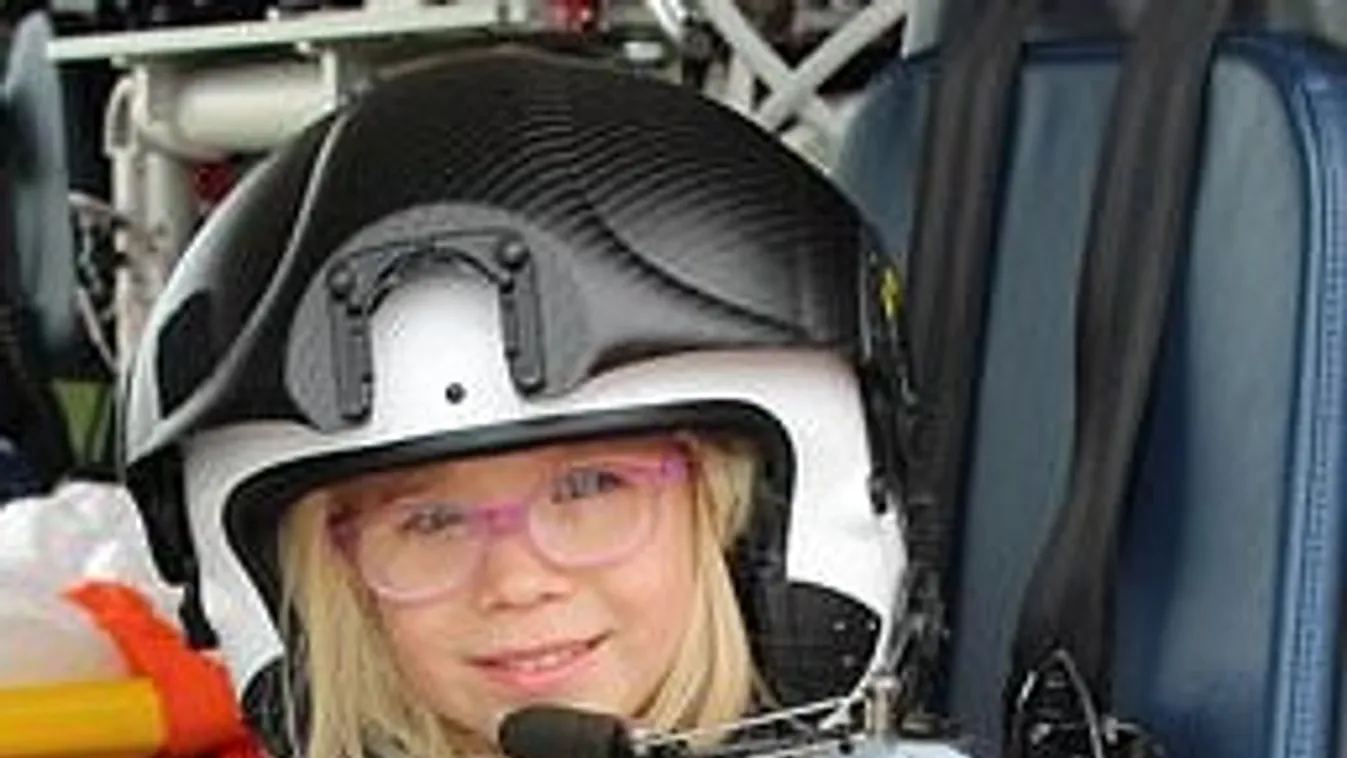 Az életéért küzd egy kétéves kislány, miután arcon rúgta egy ló